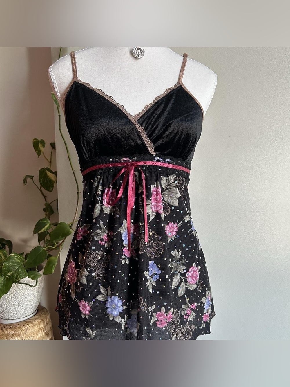 moving sale 💕 - vintage 725 originals black floral babydoll top size medium